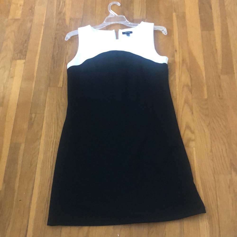 Petite medium black and white dress - Picture 2 of 5